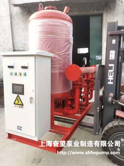 消防增壓穩(wěn)壓供水設(shè)備裝車送貨現(xiàn)場，后期準(zhǔn)備調(diào)試工作