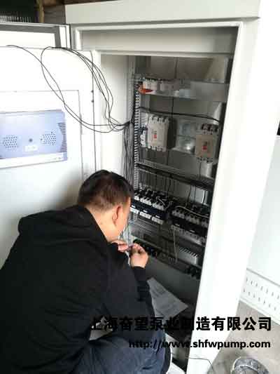 消火栓泵啟動(dòng)控制柜裝配現(xiàn)場(chǎng)